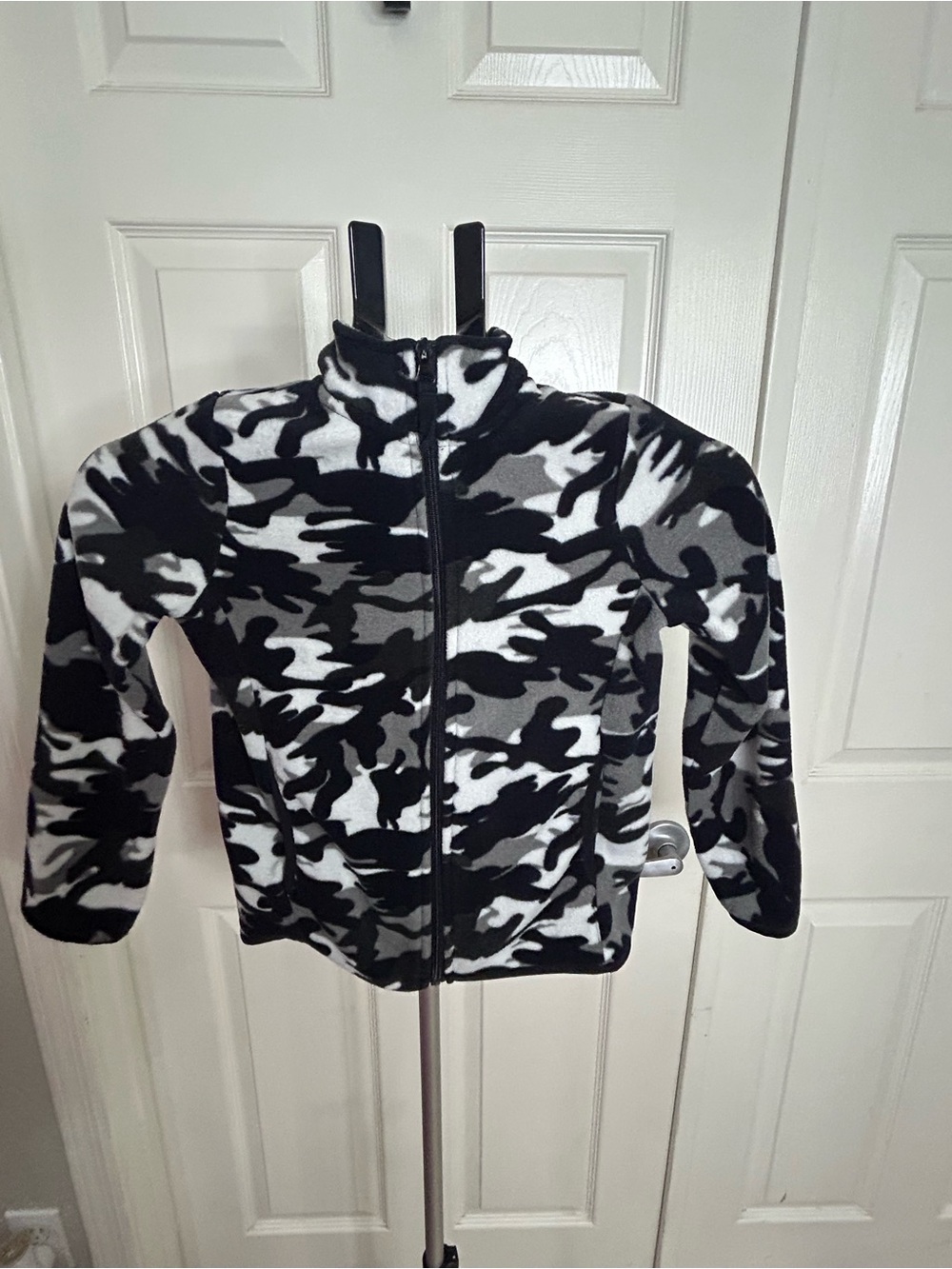 Highland Originals Plush Fleece Jacket in Black & White Camo Kids 8